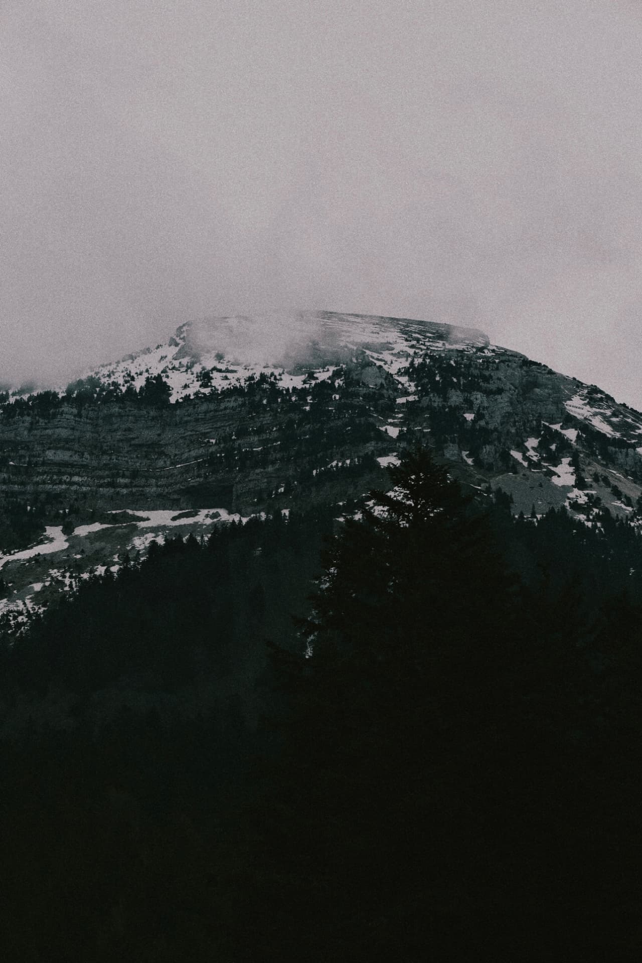 Paysage de montagne — univers visuel DAMOCLES CORP
